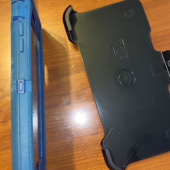 iPhone 8Plus OtterBox Defender Series Case - Picture 4 of 5